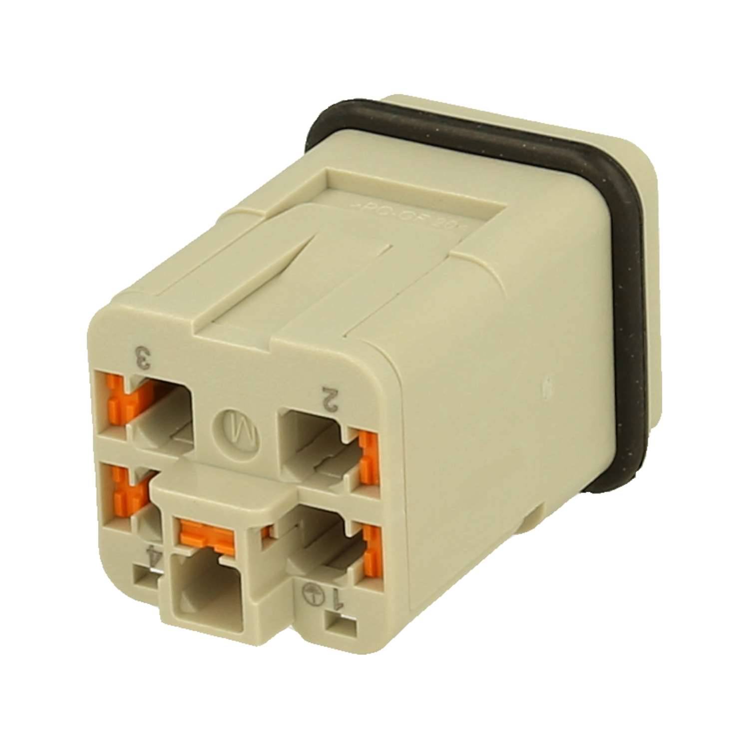 Ein beiger, vierpoliger Elektrostecker mit angebrachter schwarzer Gummidichtung. Die Stifte sind in einem rechteckigen Muster angeordnet.