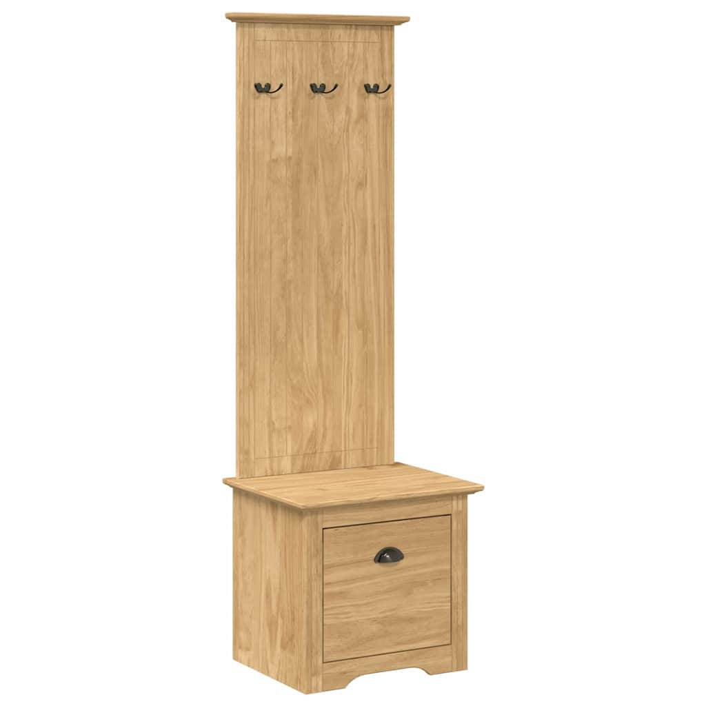 Garderobenbrett aus Holz mit drei Haken und einer Aufbewahrungsbank darunter.