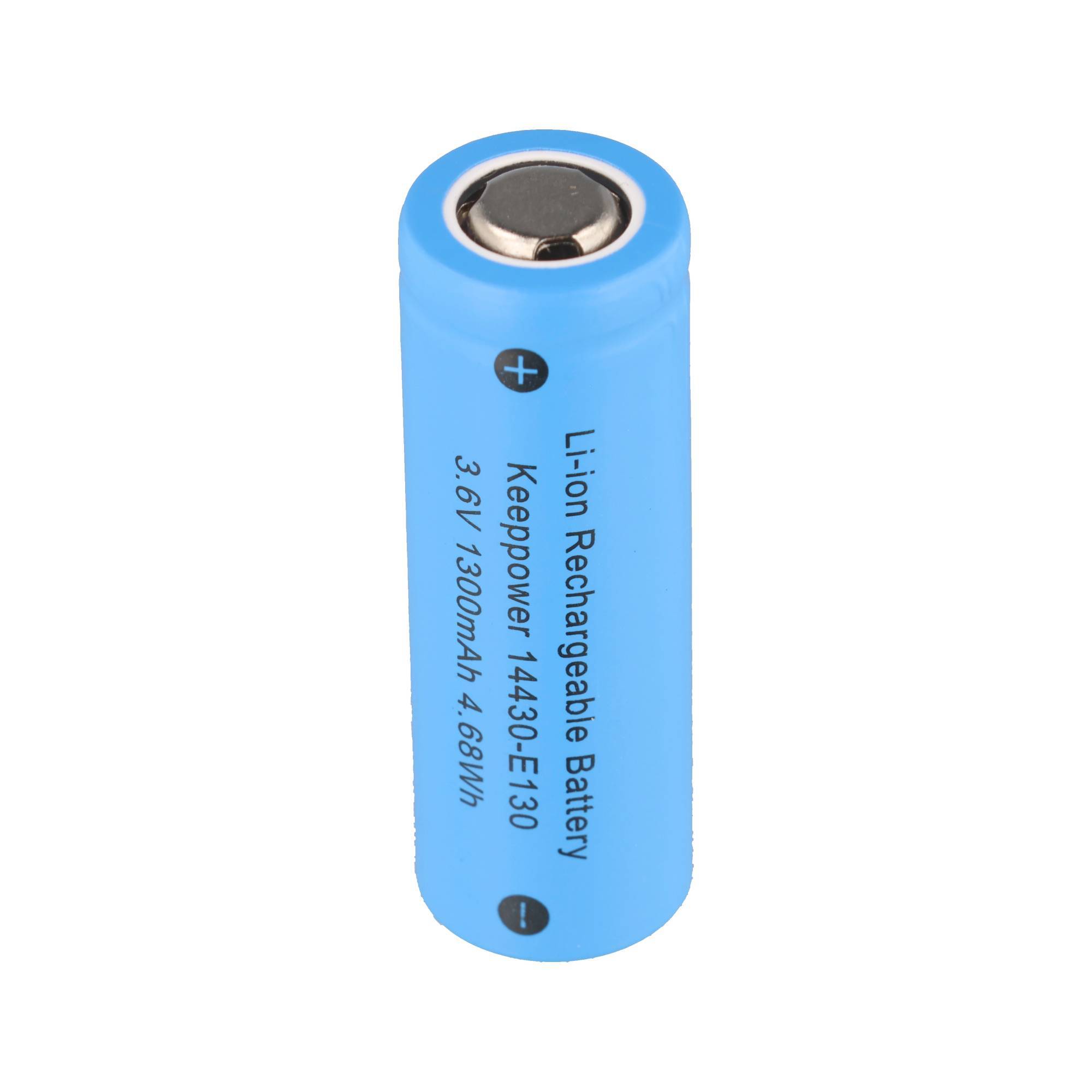 Blaue Lithium-Ionen-Akku mit der Bezeichnung "Keepower 14430-E130"", 3,6V 300mAh 4,68Wh, aufrecht auf weißem Hintergrund dargestellt.