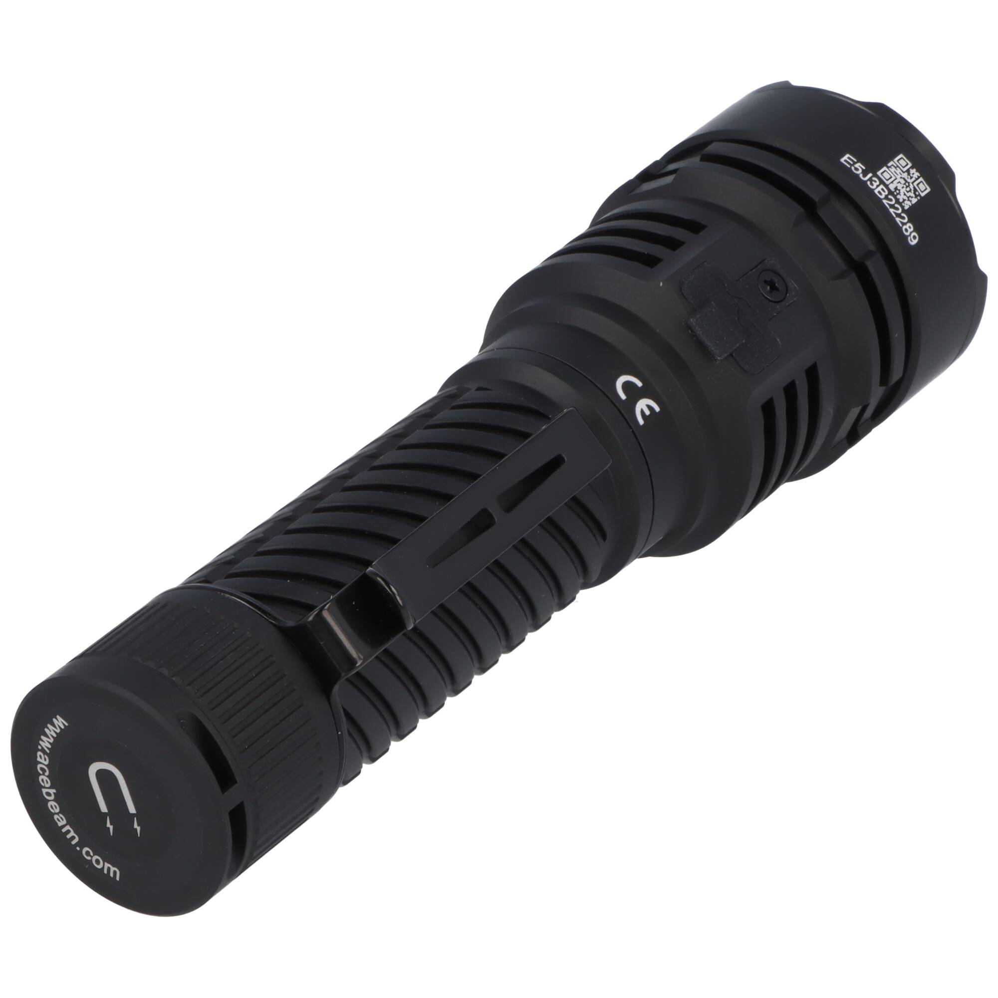 AceBeam EC90 Taschenlampe mit 4.300 Lumen und 573 Metern Reichweite