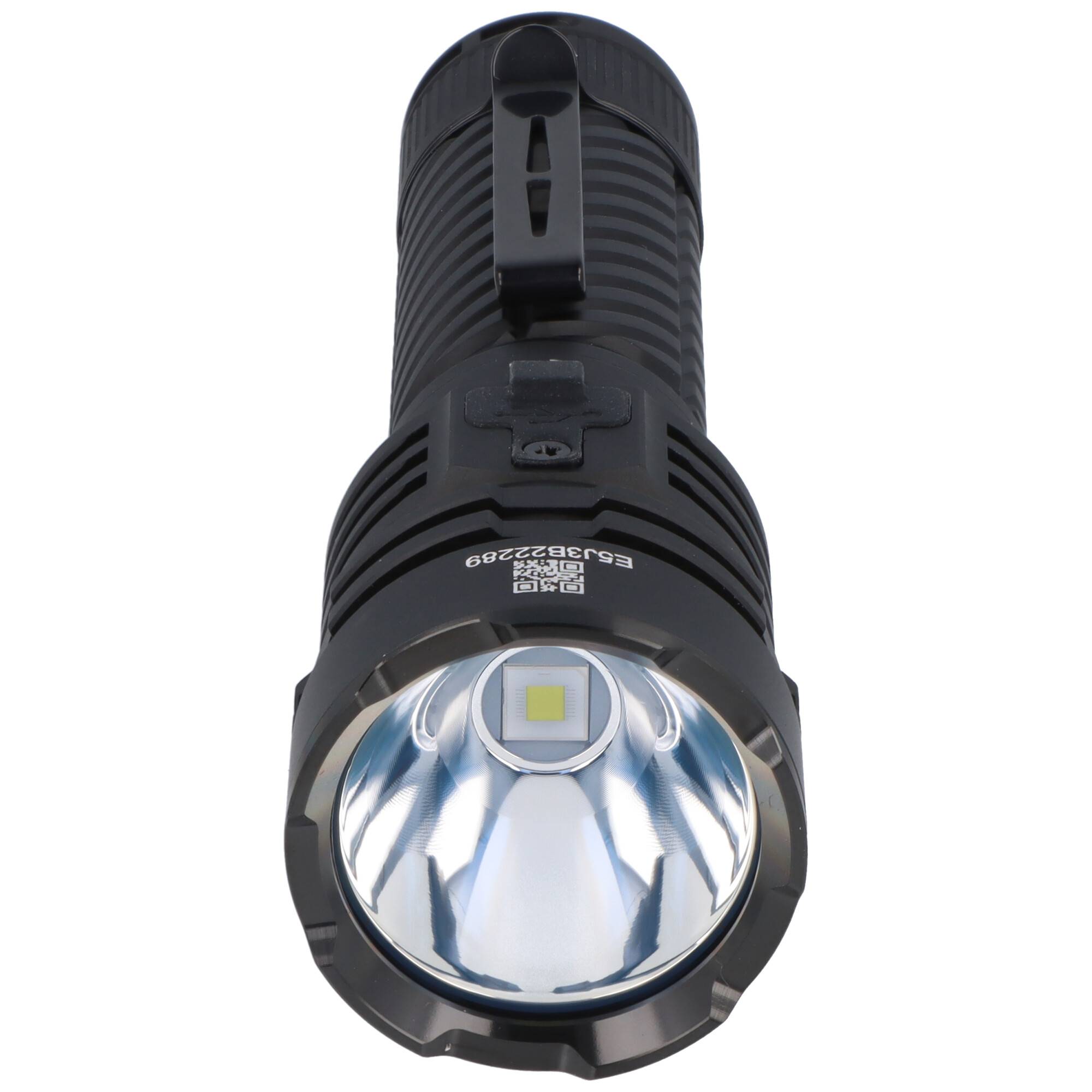 AceBeam EC90 Taschenlampe mit 4.300 Lumen und 573 Metern Reichweite