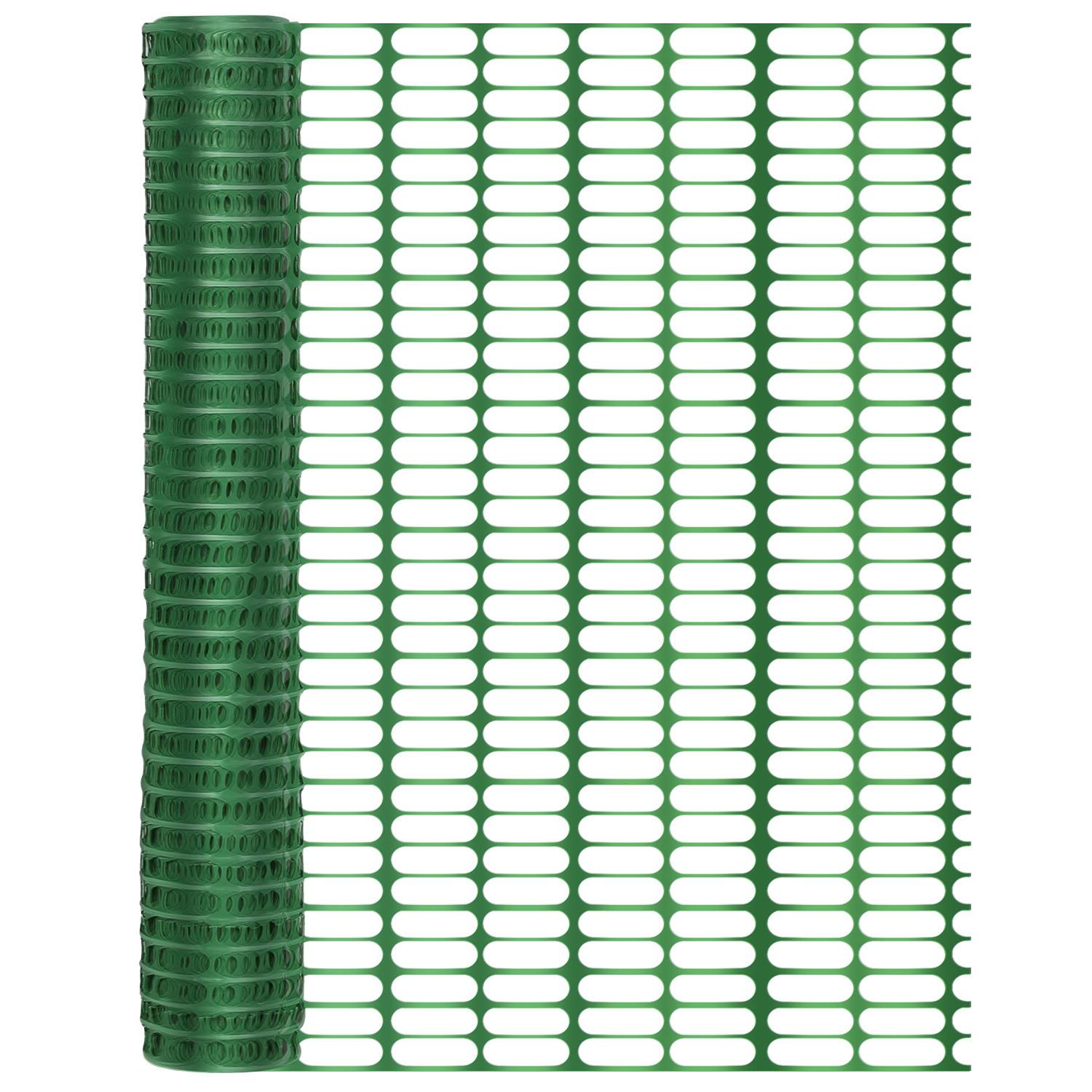 Eine Rolle grünes Kunststoffgeflecht mit rechteckigen Öffnungen, häufig verwendet für provisorische Bauzäune oder Gartenumzäunungen.