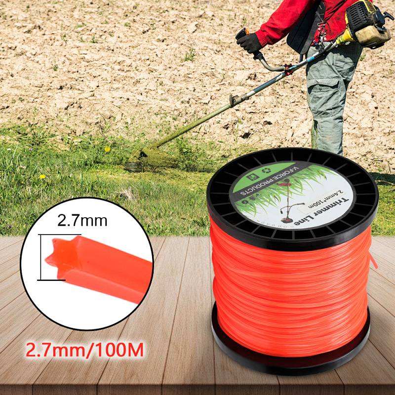 Eine Person schneidet Gras mit einem Fadentrimmer. Die Vergrößerung zeigt eine 2,7 mm orange Fadentrimmer-Spule, beschriftet mit „2,7 mm/100 m