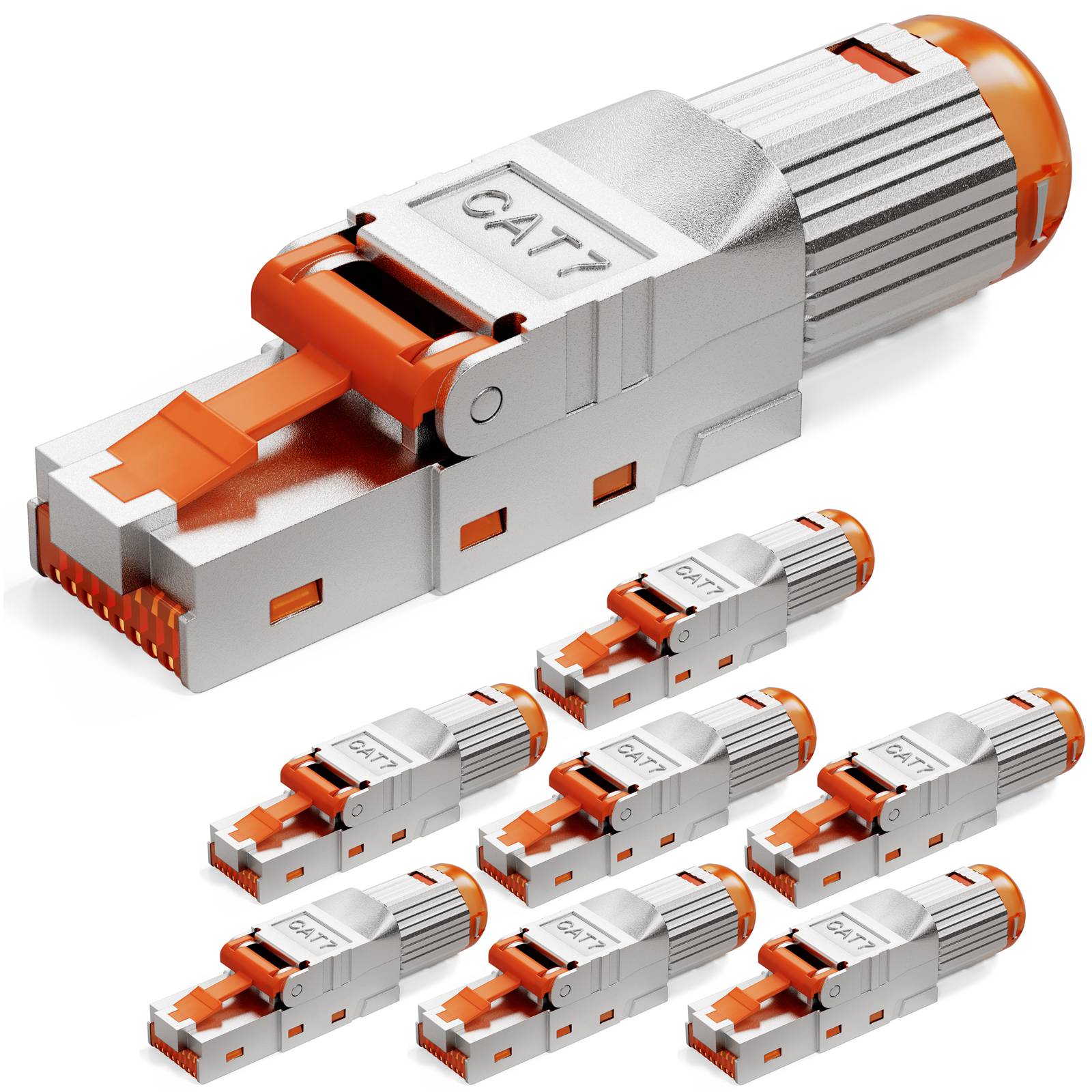 Eine Auswahl von grauen und orangefarbenen CAT7-Ethernet-Kabelsteckern mit einer Nahaufnahme eines Steckers in Detail, die sein Design und seine Funktionen hervorhebt.
