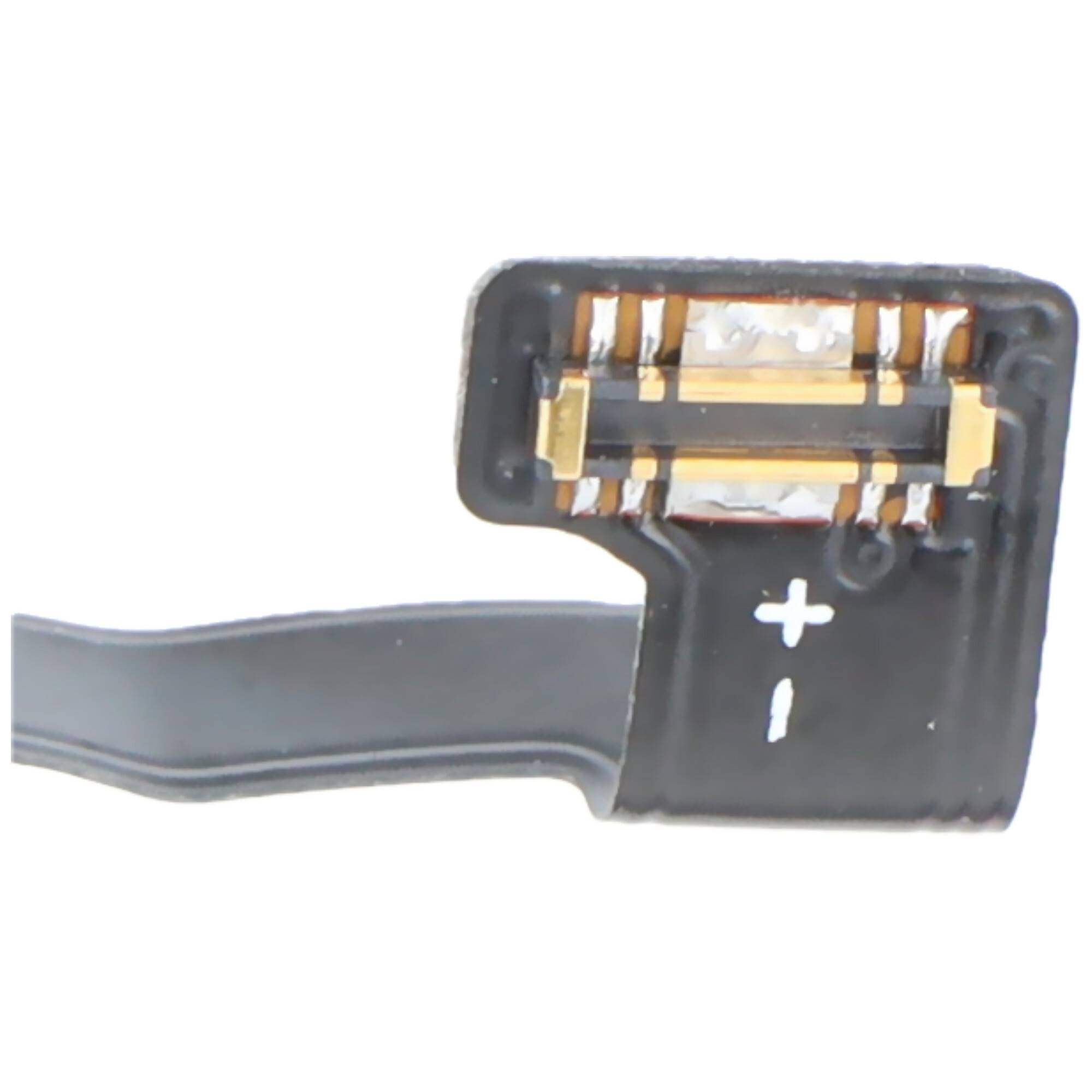 Kleines schwarzes elektronisches Bauteil mit einem flachen Kabel und Kontakten, die mit „+