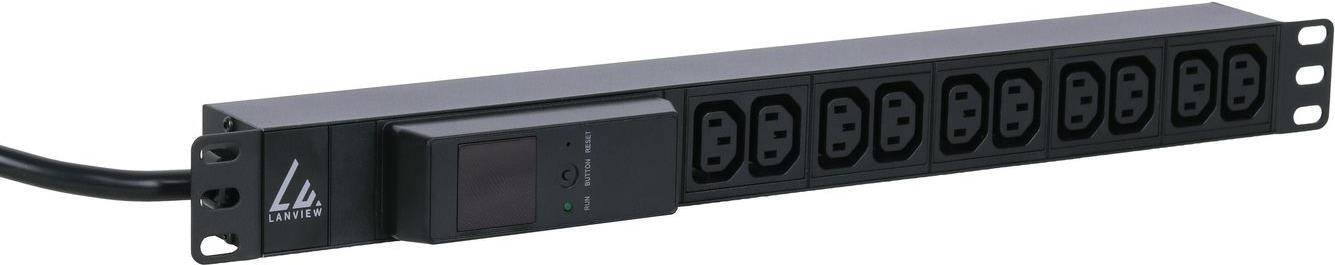 Steckerleiste mit zwei Steckdosen und einer Reset-Taste, verwendet für Verbindungen elektronischer Geräte.