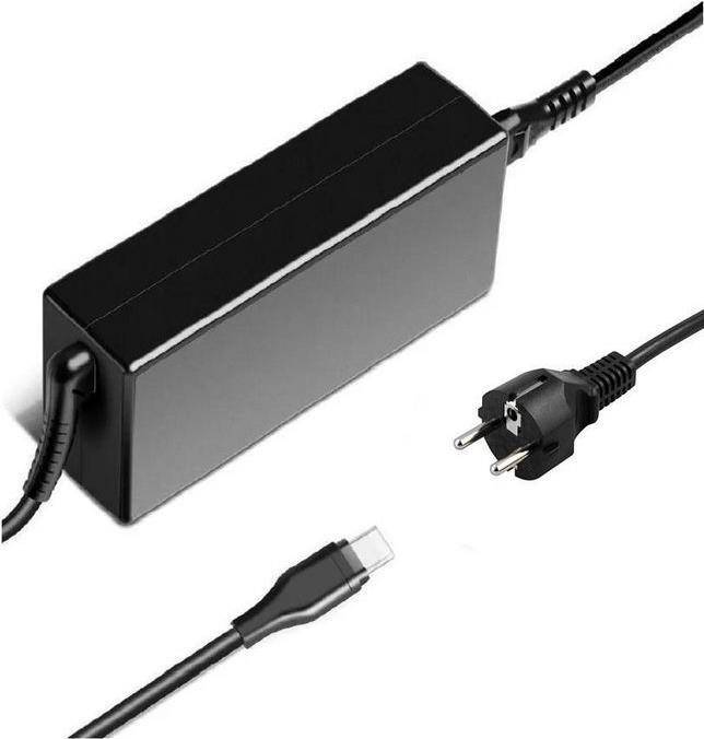 Ein schwarzer Laptop-Stromadapter mit USB-C-Anschluss und zweipoliger Steckdose, vor weißem Hintergrund dargestellt.