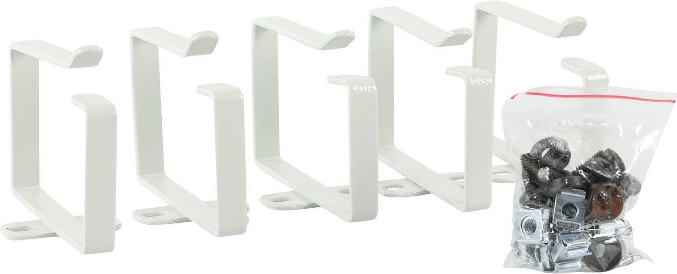 Weiße Metallhaken vertikal angeordnet, zur Organización von Kabeln oder ähnlichen Gegenständen verwendet.