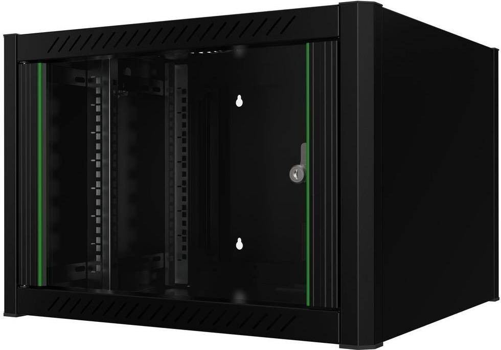 Ein schwarzer wandmontierter Serverschrank mit transparenter Fronttür, teilweise offen, zeigt leere innere Regale.