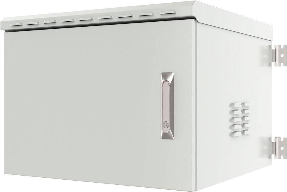 Ein weißes, rechteckiges Metallgehäuse mit einem Griff, wahrscheinlich zur Lagerung oder Unterbringung von elektrischer Ausrüstung, von der Seite gesehen.