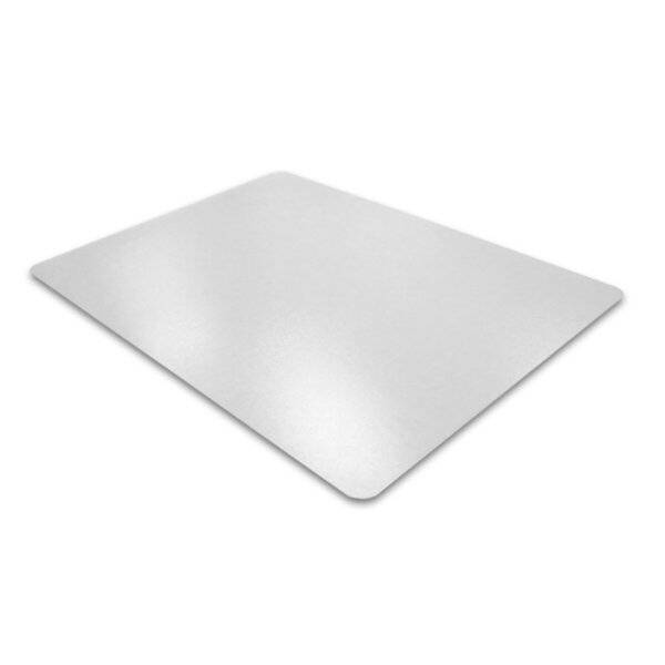 Leeres silbernes rechteckiges Metallblatt auf weißem Hintergrund, in Perspektive dargestellt.