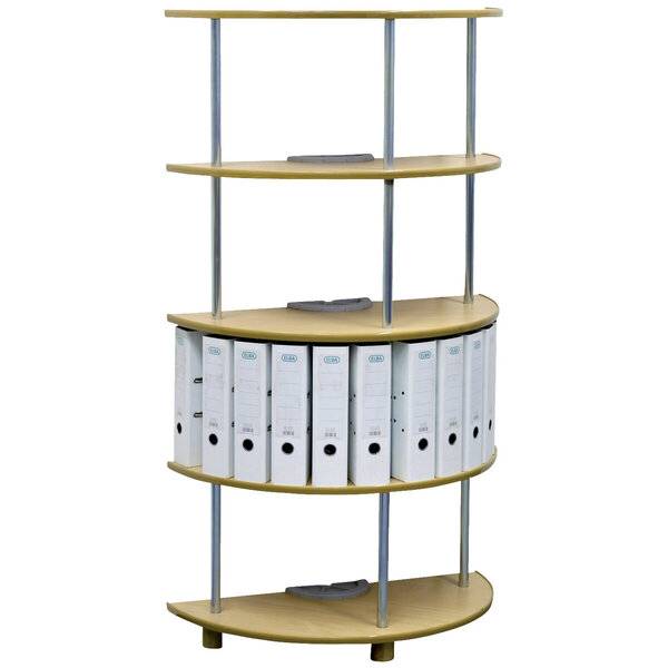 Gewölbtes vierstöckiges Holzregal mit Metallstützen, auf dem mittleren Regal weiße Ringordner stehen.