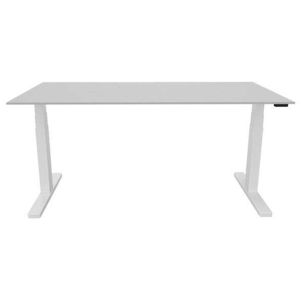 Minimalistischer moderner weißer Stehschreibtisch mit einer rechteckigen Tischplatte und zwei T-förmigen Beinen auf einem schlichten weißen Hintergrund.