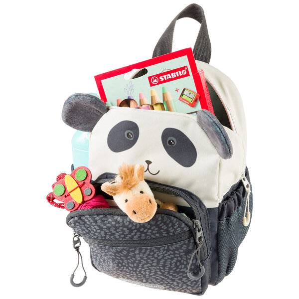 Rucksack mit Pandagesicht für Kinder mit Schreibwaren, Plüschtieren und einem baumelnden Schlüsselanhänger in der vorderen Tasche.