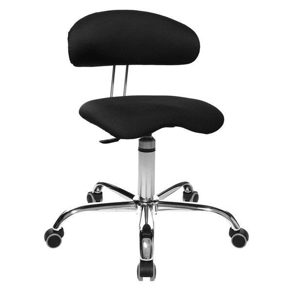 Schwarzer ergonomischer Bürostuhl mit geteiltem Sitz und Rückenlehne, höhenverstellbar, Chrombasis und fünf Lenkrollen auf weißem Hintergrund.