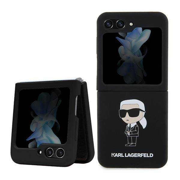 Zwei schwarze faltbare Smartphones mit einem äußeren Display, auf dem blaue blumenähnliche Hintergrundbilder angezeigt werden. Die Rückseite zeigt eine stilisierte Figur und den Text „KARL LAGERFELD