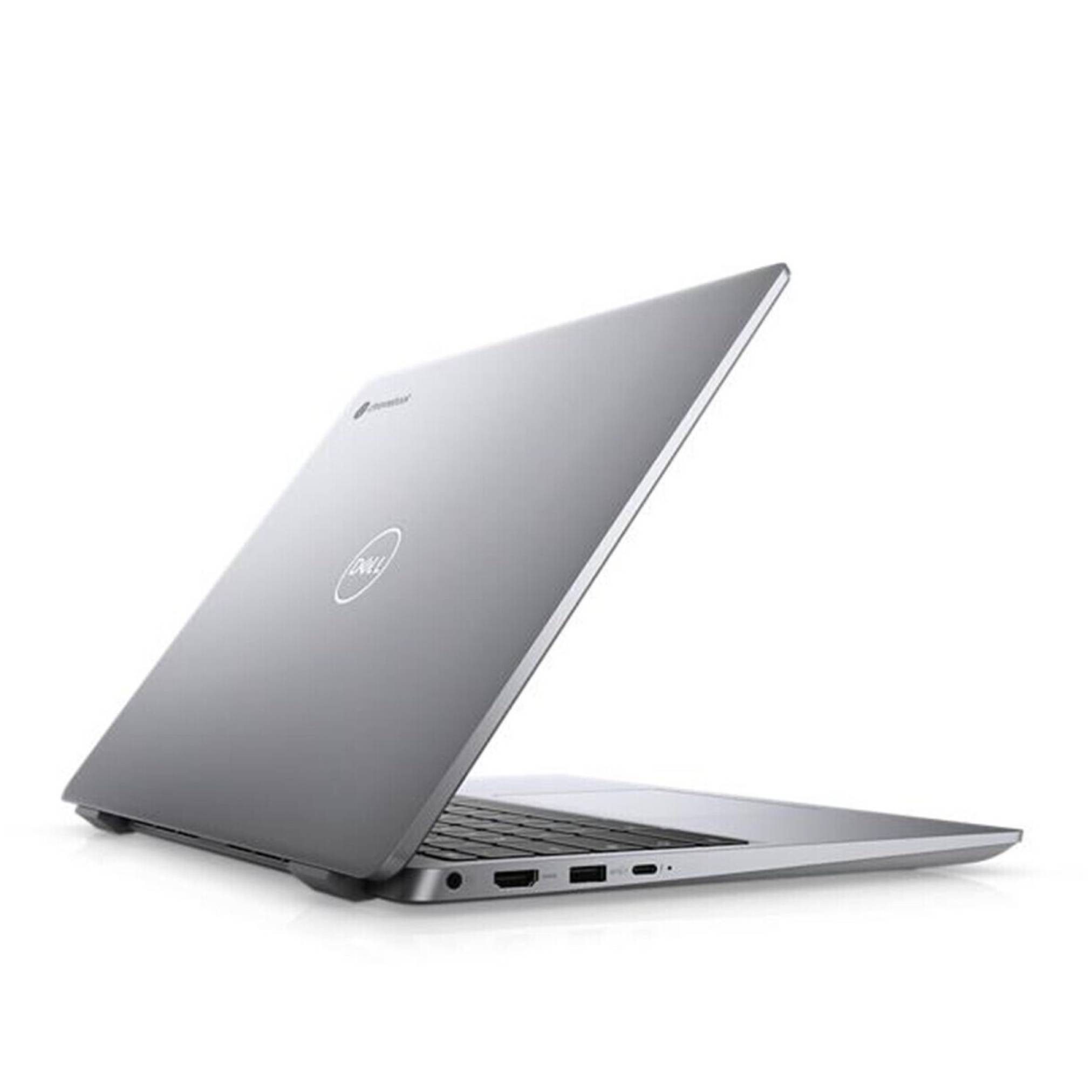 Ein silberner Laptop, der teilweise geöffnet ist, von hinten links betrachtet, mit sichtbaren Anschlüssen an der Seite und einem Logo auf dem Deckel.