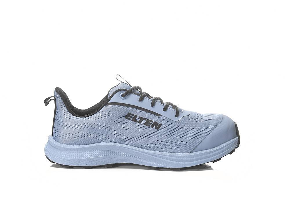 Ein hellblauer Sneaker mit schwarzen Akzenten, mit dem Markennamen „ELTEN