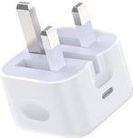 „Ein weißer britischer Drei-Stift-Stecker mit einem USB-C-Ladeanschluss an der Seite.