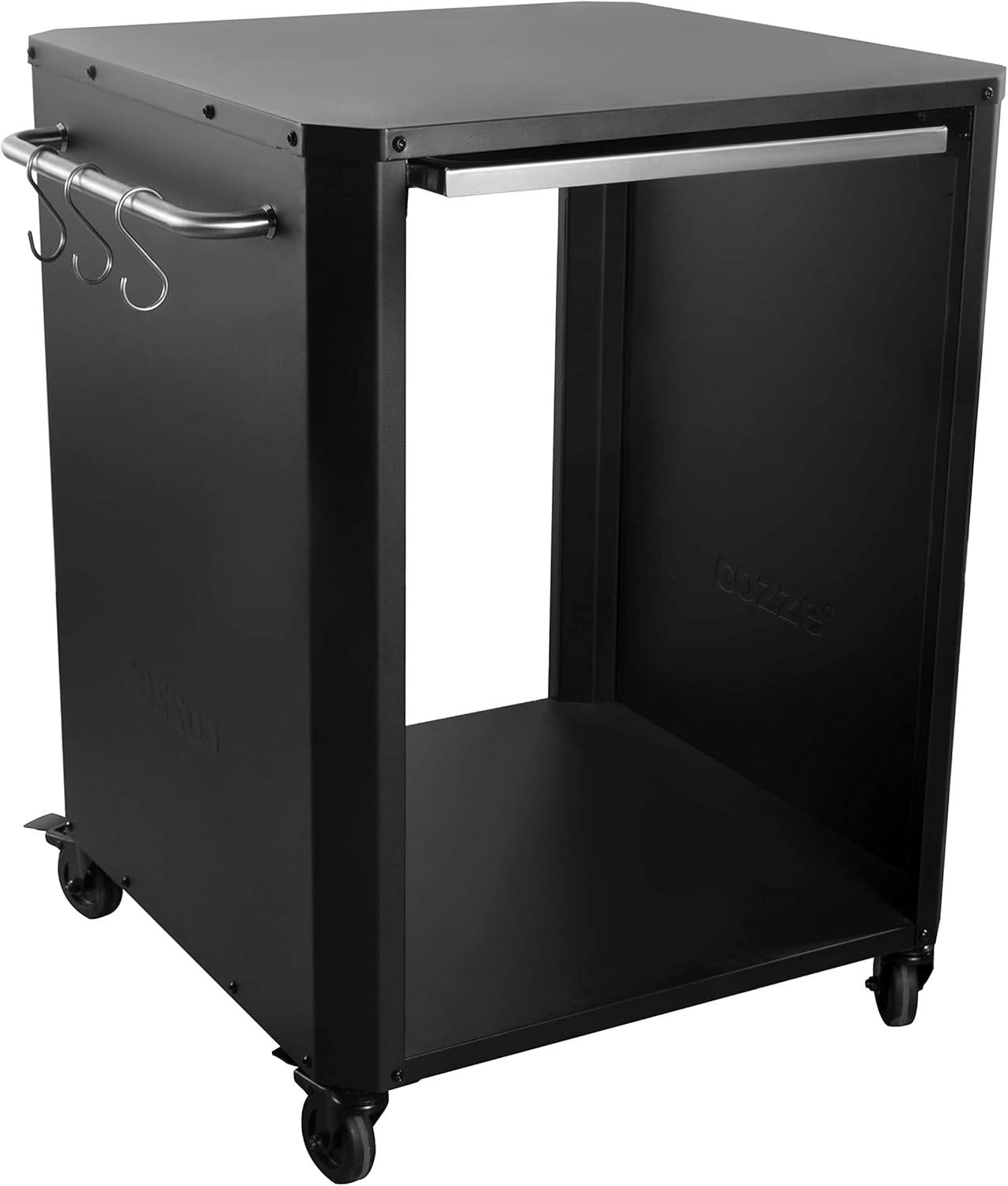 Ein schwarzer Grillwagen mit zwei Rädern und einem Metallgriff. Er verfügt über Haken an der Seite für Werkzeuge und einen offenen Lagerbereich darunter.