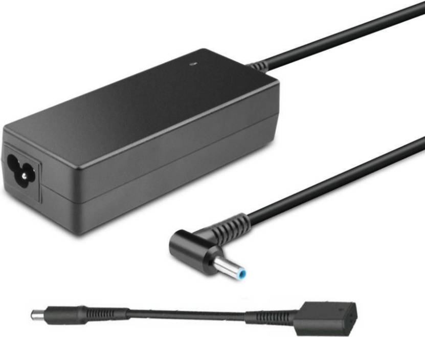 Ein schwarzes Laptop-Ladegerät mit einem blaugetippten Stecker, verbunden mit einem Stromkabel, dargestellt auf einem einfachen weißen Hintergrund.