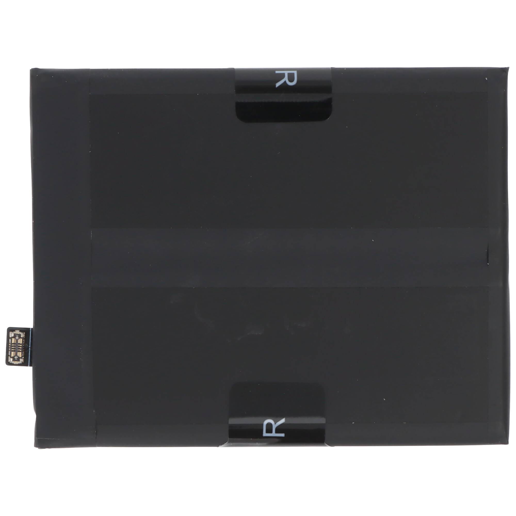 Ein flaches, rechteckiges schwarzes Batteriengehäuse mit einem kleinen Stecker an der Seite, das typischerweise in elektronischen Geräten zur Stromversorgung verwendet wird.