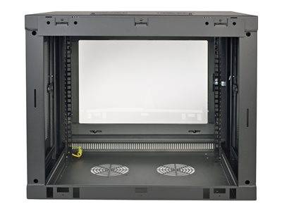 Leeres schwarzes Serverrack mit Lüftern am unteren Ende, von vorne betrachtet, zeigt einen offenen Platz für die Montage von Geräten, ohne angebrachte Türen.