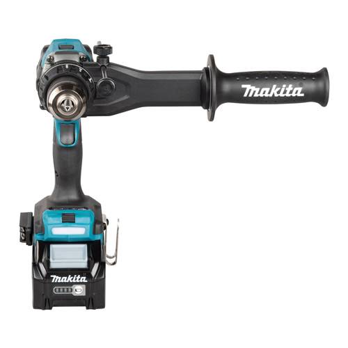 Ein schnurloses Makita-Elektrowerkzeug mit blauem und schwarzem Design, ausgestattet mit einem Seitengriff für Stabilität und einem am unteren Ende angebrachten Akku.