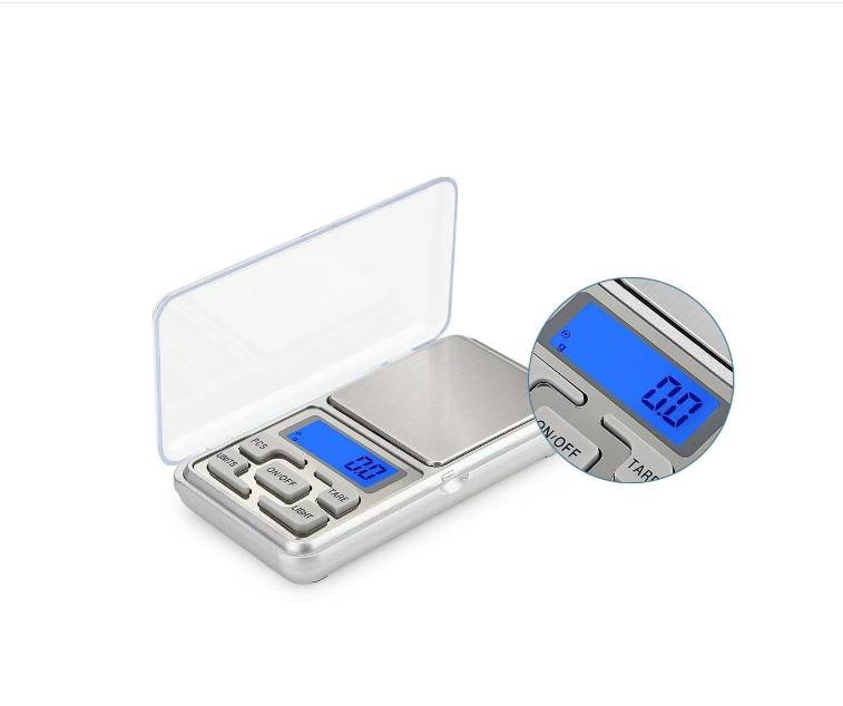 Digitale Taschenwaage mit blauem beleuchteten Display, das „0.00
