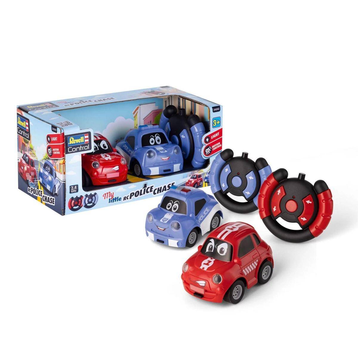 Spielzeug-Polizeiverfolgungsset mit zwei bunten Cartoon-Autos und passenden Fernbedienungen, konzipiert für Kinder ab 3 Jahren. Verpackung mit der Aufschrift „Revell Control