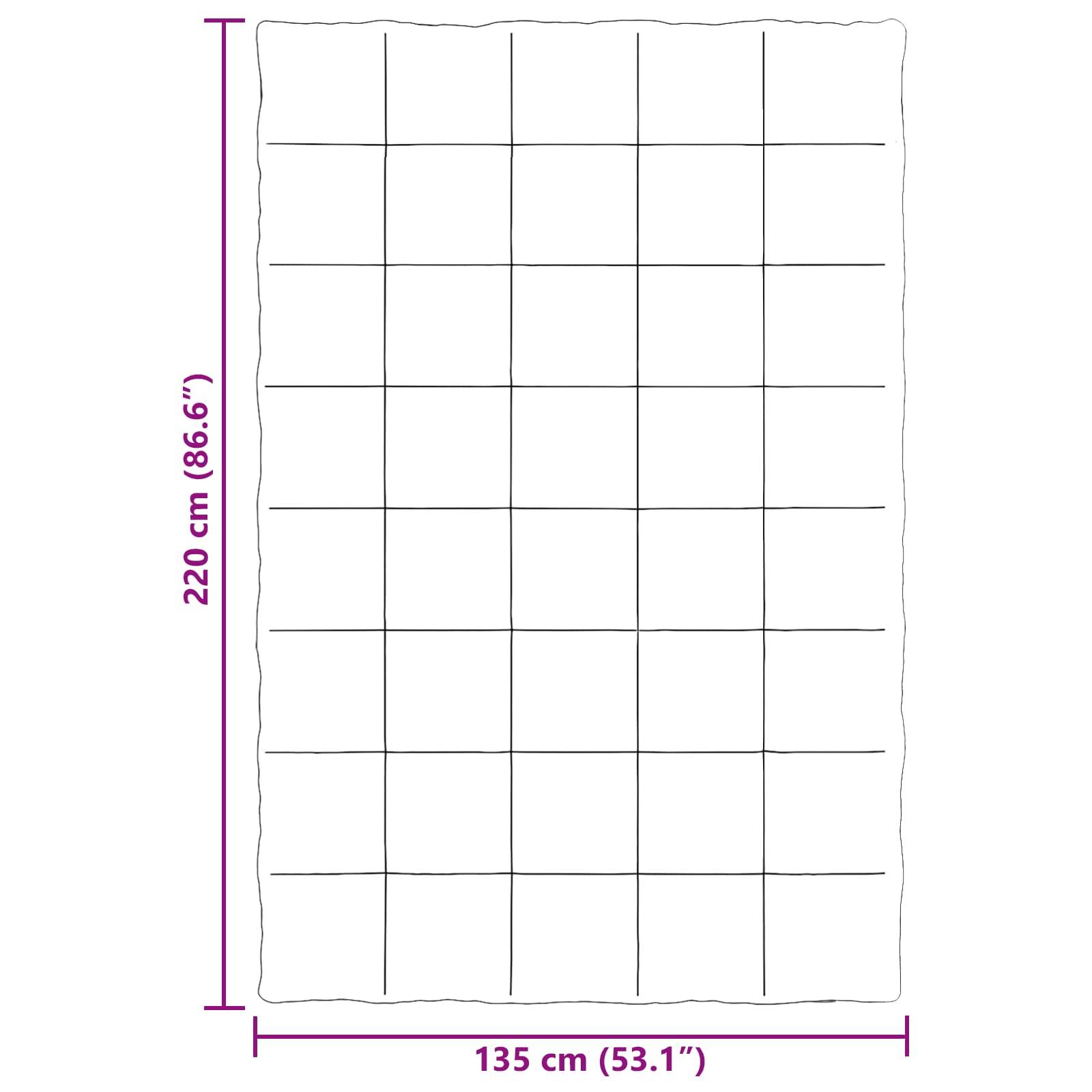 Rechteckiges Quiltmuster mit den Maßen 220 cm x 135 cm, unterteilt in 28 gleiche Quadrate, mit Abmessungen an den Kanten beschriftet.