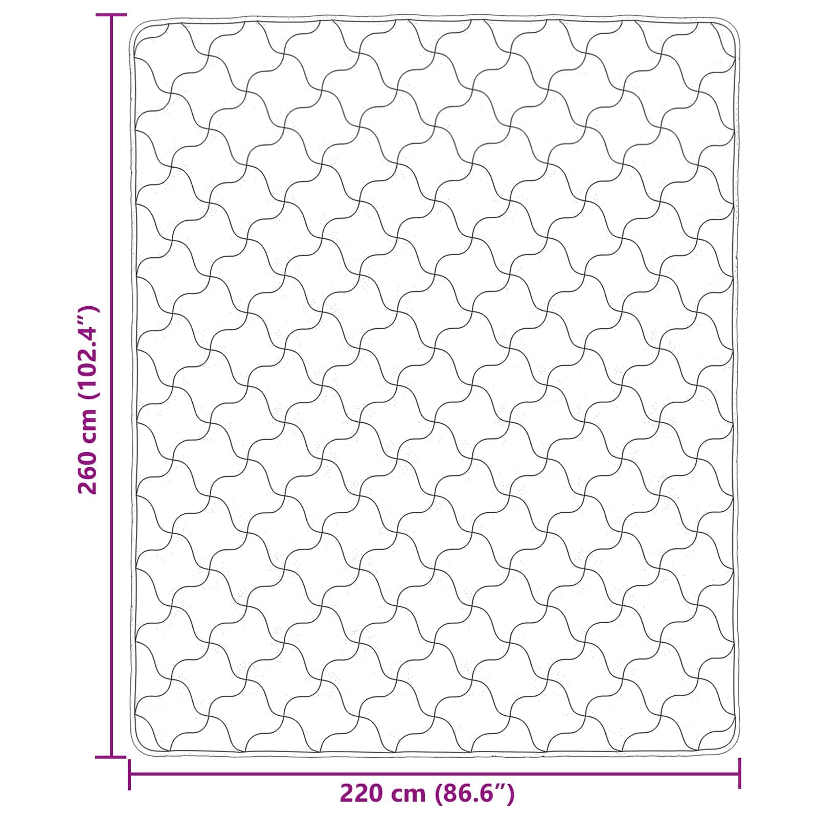 Diagramm einer rechteckigen Steppdecke mit den Abmessungen 260 cm mal 220 cm, die ein Wellenmuster zeigt. Die Abmessungen werden sowohl in Zentimetern als auch in Zoll angezeigt.