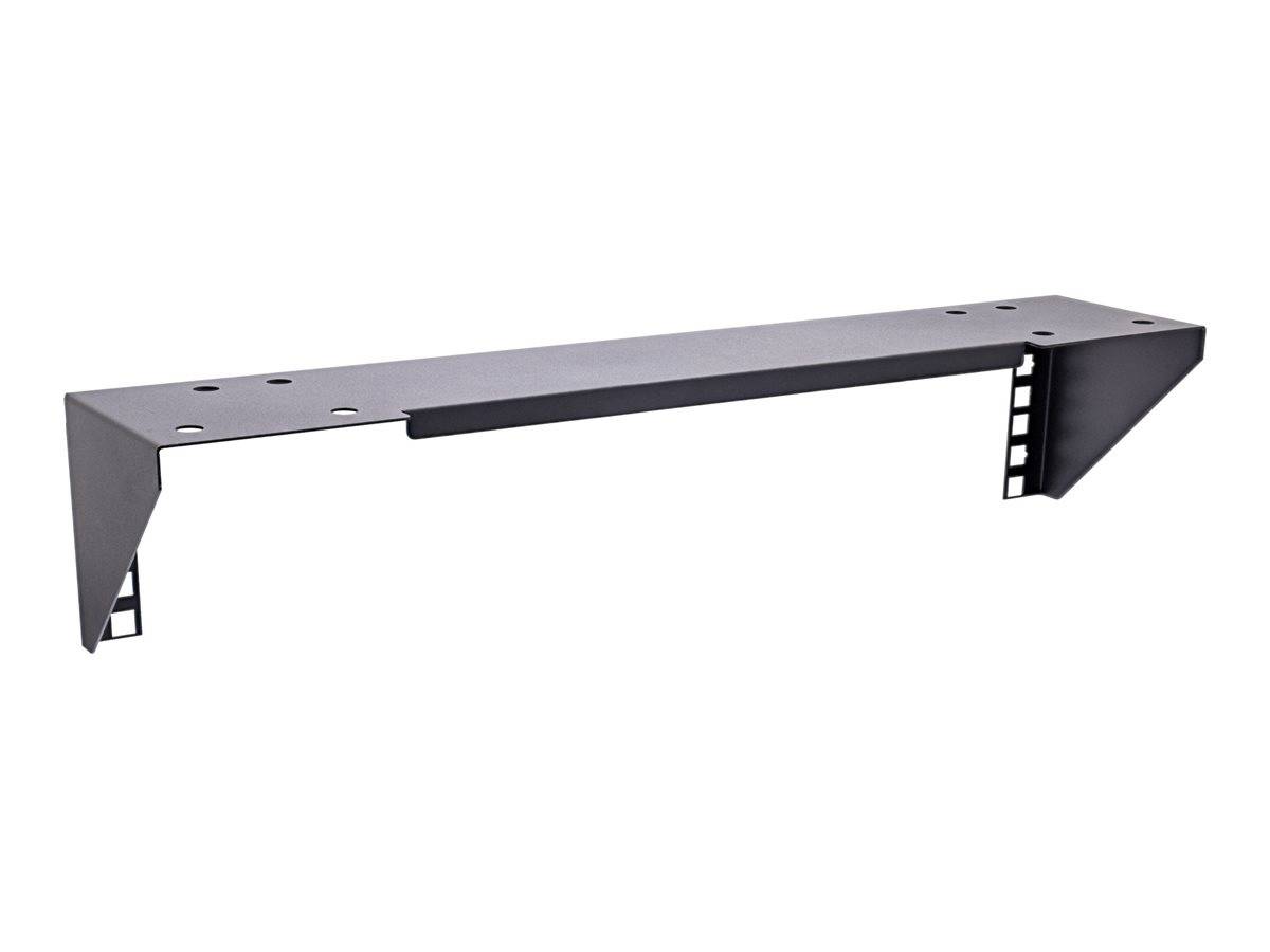 Ein schwarzes Metallregal mit mehreren Löchern zur Montage, das zur Unterstützung von Geräten in Server- oder Netzwerkschränken ausgelegt ist.
