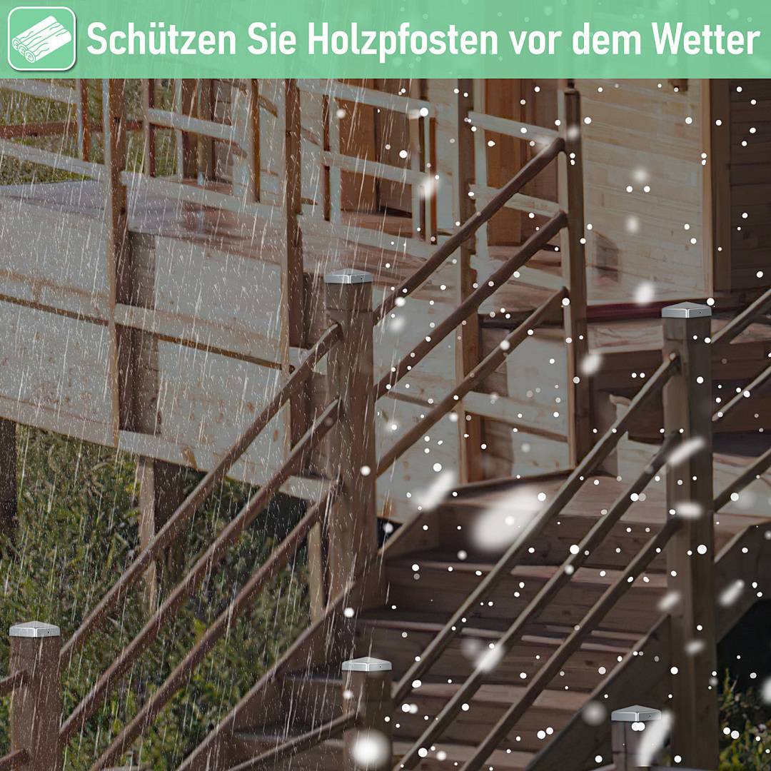 Das Bild zeigt eine verschneite Szene mit einer Struktur aus Holzpfosten, unter einem grünen Banner, das „Schützen Sie Holzpfosten vor dem Wetter