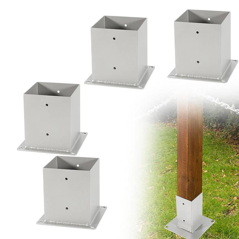 Metallische Pfostenbefestigungen, einzeln und zusammen mit einem Holzpfosten dargestellt, werden zur sicheren Montage von Pfosten auf ebenen Oberflächen verwendet.