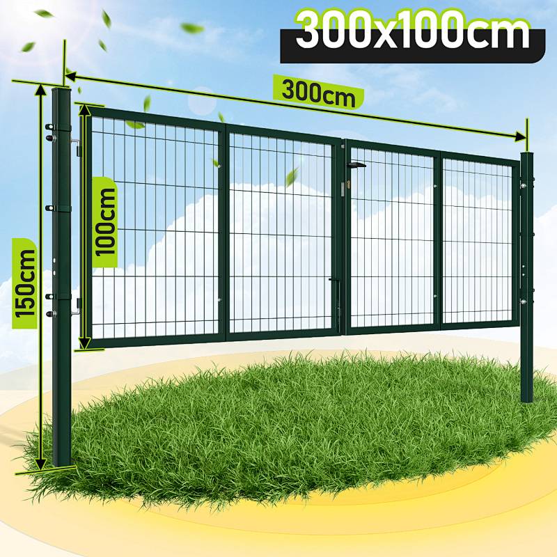 Grünes Metallzaunfeld mit den Abmessungen 300 cm x 100 cm und einer Höhe von 150 cm, auf Gras aufgestellt. Blauer Himmel im Hintergrund.