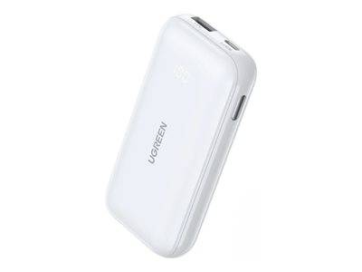 Eine weiße UGREEN-Powerbank mit USB-Anschluss und LED-Anzeige, die zum Aufladen elektronischer Geräte verwendet wird. Kompaktes und tragbares Design.