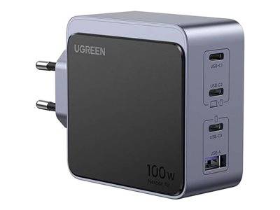 Ein 100W-Wandladegerät mit vier Anschlüssen: drei USB-C und ein USB-A, entwickelt zum Laden mehrerer Geräte. Der Stecker ist vom europäischen Typ.