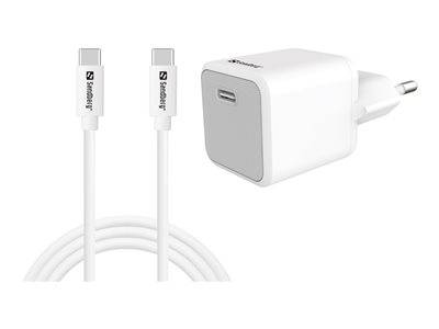 Ein weißes USB-C-Ladegerät und Kabelset vor einem einfachen Hintergrund, das den Ladegerätblock mit einem einzelnen USB-C-Anschluss und zwei Kabelenden zeigt.