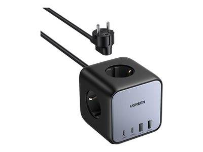 Ein Mehrfach-Steckdosenwürfel mit drei USB-Anschlüssen und einem Stecker.