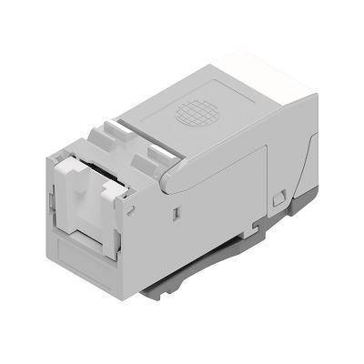 Ein Keystone-Jack-Stecker, typischerweise für Netzwerkkabel verwendet, mit einem rechteckigen, modularen Design für einfache Installation in Wandplatten.