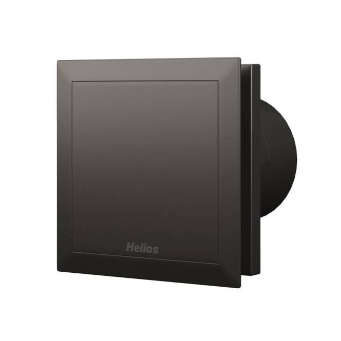 Ein schwarzer quadratischer Wandventilator mit minimalem Design und dem Markennamen „Helios