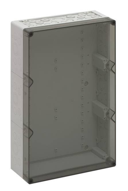 Ein großes, leeres, rechteckiges Elektrogehäuse mit sichtbaren Befestigungslöchern und Kabeleinführungspunkten an den Seiten.