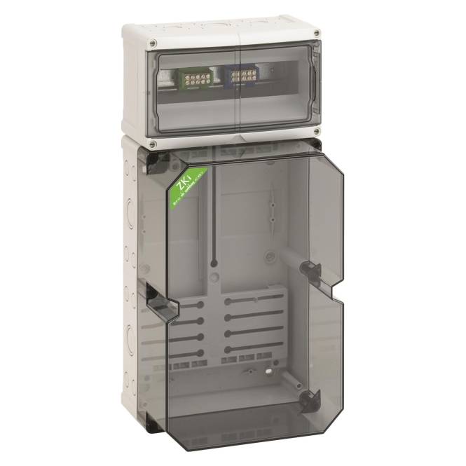 Ein weißer LZK5-Stromverteilkasten mit transparentem grauem Deckel. Er verfügt über mehrere Schalterschächte im Inneren und ist zur Wandmontage konzipiert.