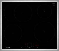 Eine schwarze Induktionskochplatte mit vier kreisförmigen Heizzonen und Touchsteuerung am unteren Mittelteil.