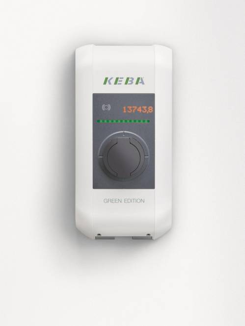 Ein weiß-graues digitales Gerät mit der Bezeichnung „KEBA Green Edition