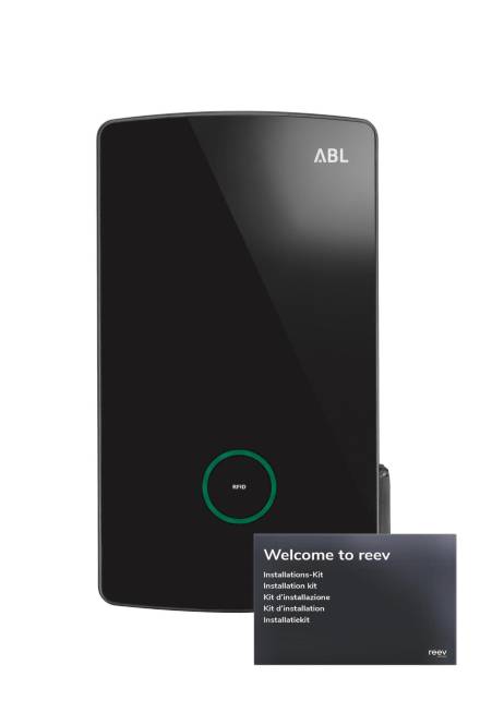 ABL'-Ladestation mit 'Welcome to reev' Installationskit-Box, mit RFID-Kreis-Indikator.