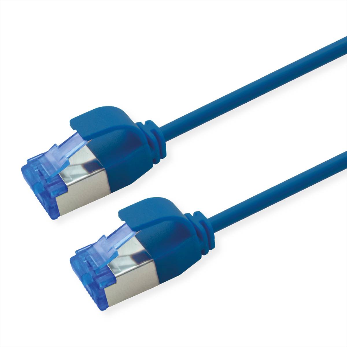 Zwei blaue Ethernet-Kabel mit transparenten Steckern, die für Netzwerkverbindungen verwendet werden.