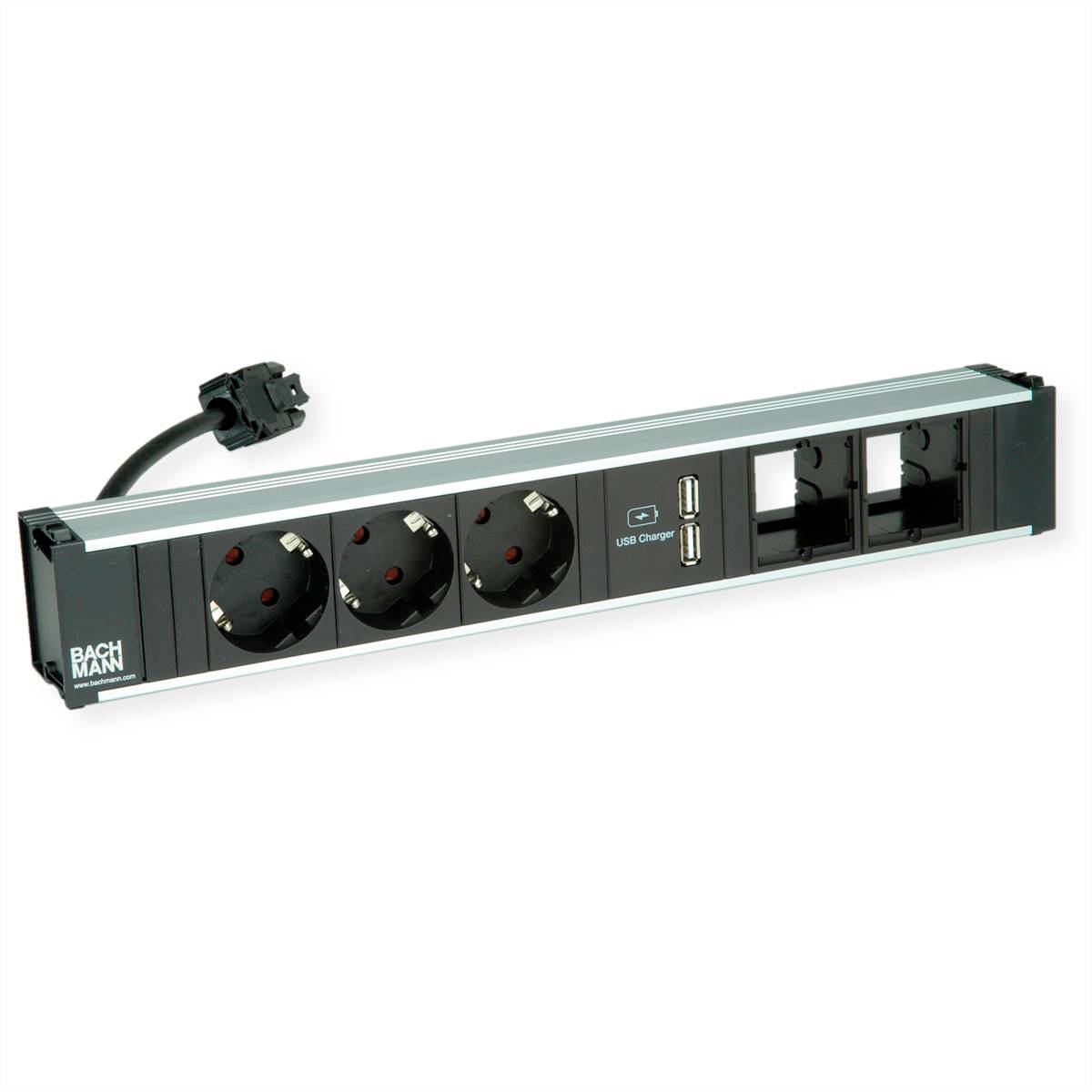 Eine Steckerleiste mit drei europäischen Steckdosen, zwei USB-Ladeanschlüssen, einer Netzwerkbuchse und einem schwarzen Stromkabel auf der linken Seite.