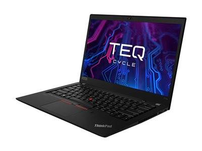 Ein schwarzer Laptop mit einem Schaltkreis-Themen-Hintergrundbild, auf dem die Wörter 'TEQ CYCLE' auf dem Bildschirm angezeigt werden.